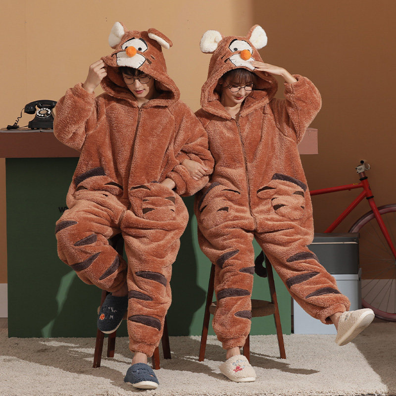 冬季新款法兰绒情侣睡衣女加厚珊瑚绒卡通男士连体带帽睡袍家居服
