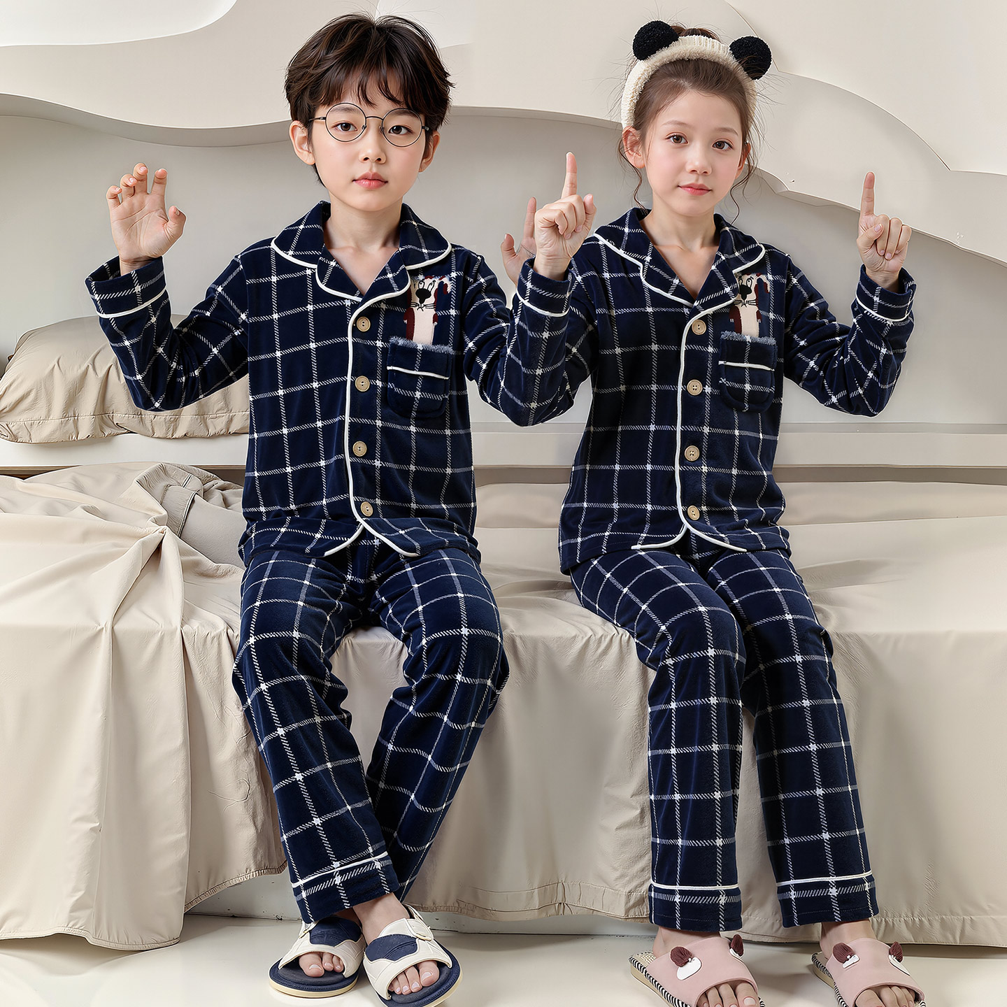 儿童法兰绒秋冬季翻领家居服套装