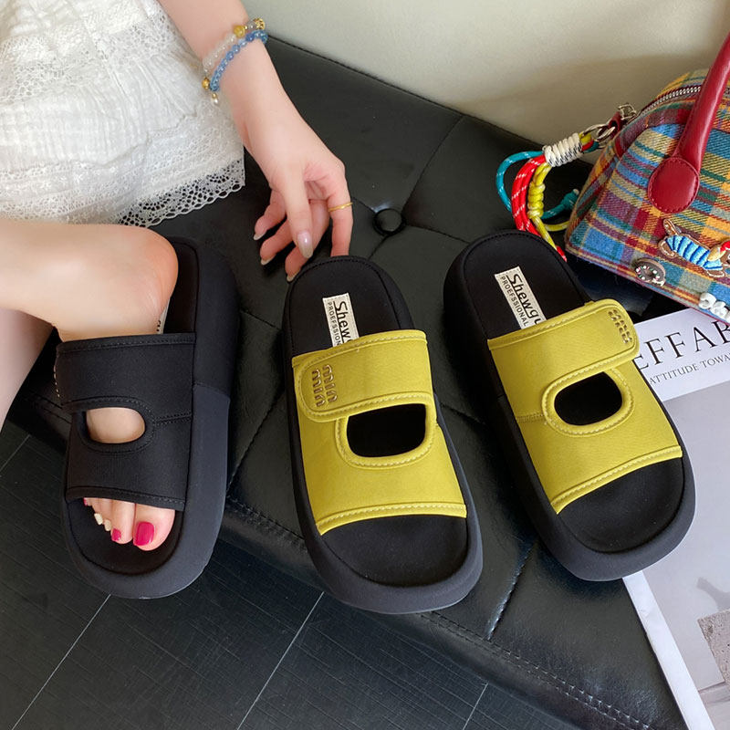 厚底魔术贴拖鞋女夏外穿2026新款高级感一字拖配裙子沙滩勃肯凉拖