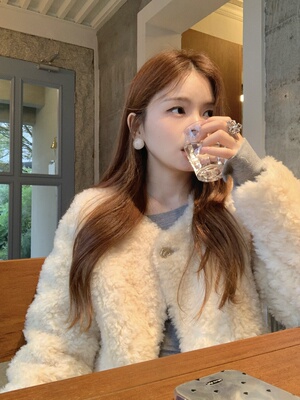 内搭鹅绒抗冻保暖淡黄色毛毛外套