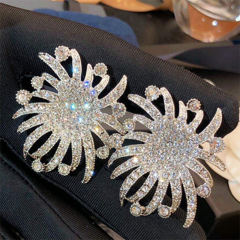 法式烟花扇形镶钻耳环