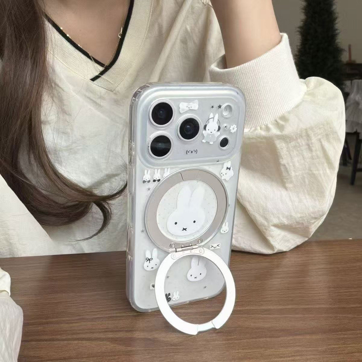 戴耳机的米菲兔大视窗适用iPhone17promax手机壳苹果16plus亚克力透明15pro卡通14/13支架12防摔苹果11保护套