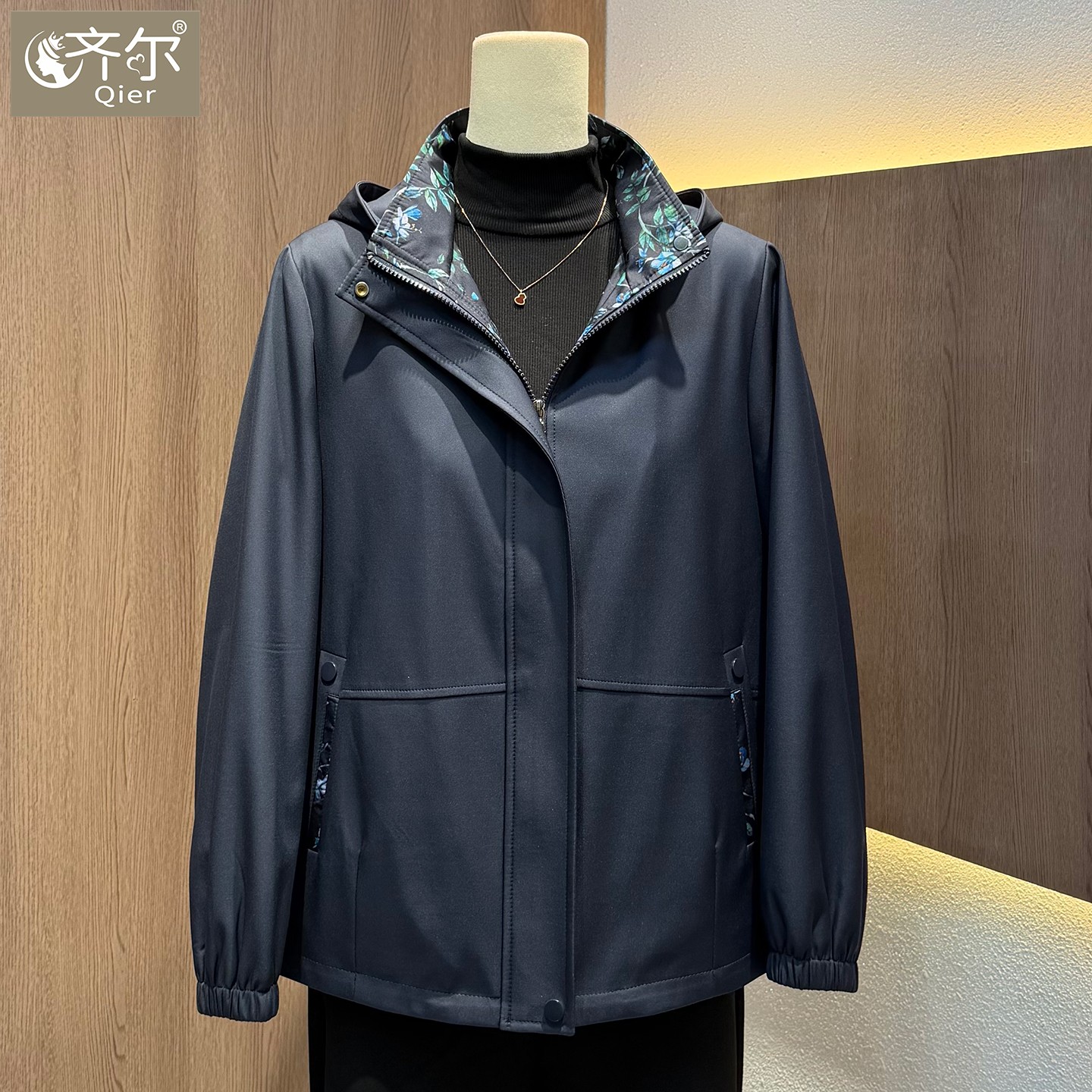 品牌2026秋季新款时尚中老年女装连帽短款外套洋气妈妈装上衣大码