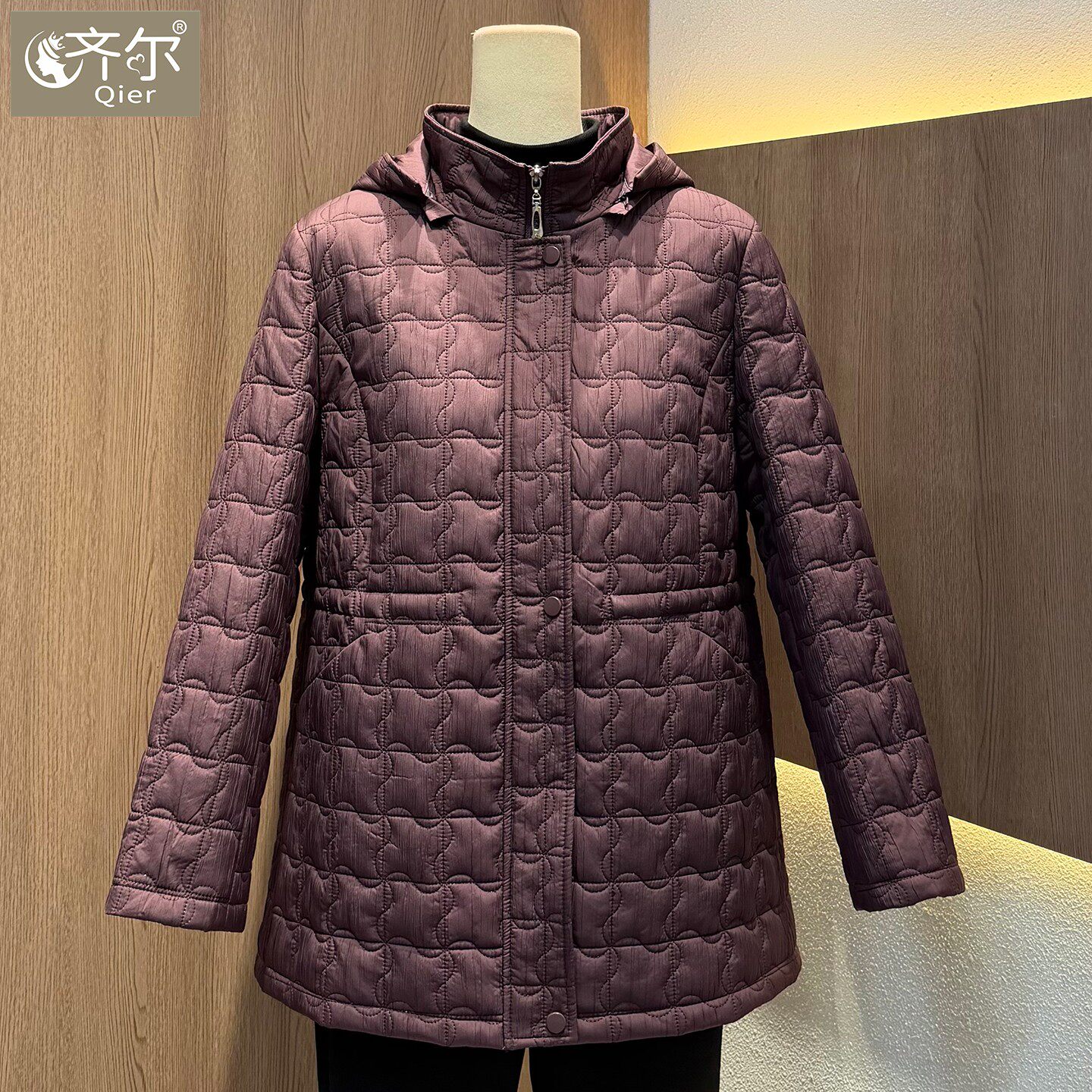 品牌2026冬装新款中老年女连帽休闲棉服妈妈装洋气减龄保暖棉衣