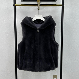 高端皮草马甲女短款2025年冬新款连帽皮毛一体外套加厚水貂绒马夹