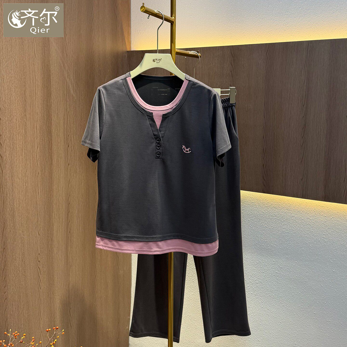 妈妈夏装时尚休闲运动短袖套装2026新款中老年女士舒适拼色两件套