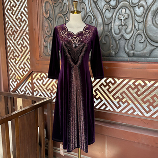 中式婚宴丝绒气质结婚喜婆婆丈母娘高贵年轻婚宴妈妈礼服连衣裙女