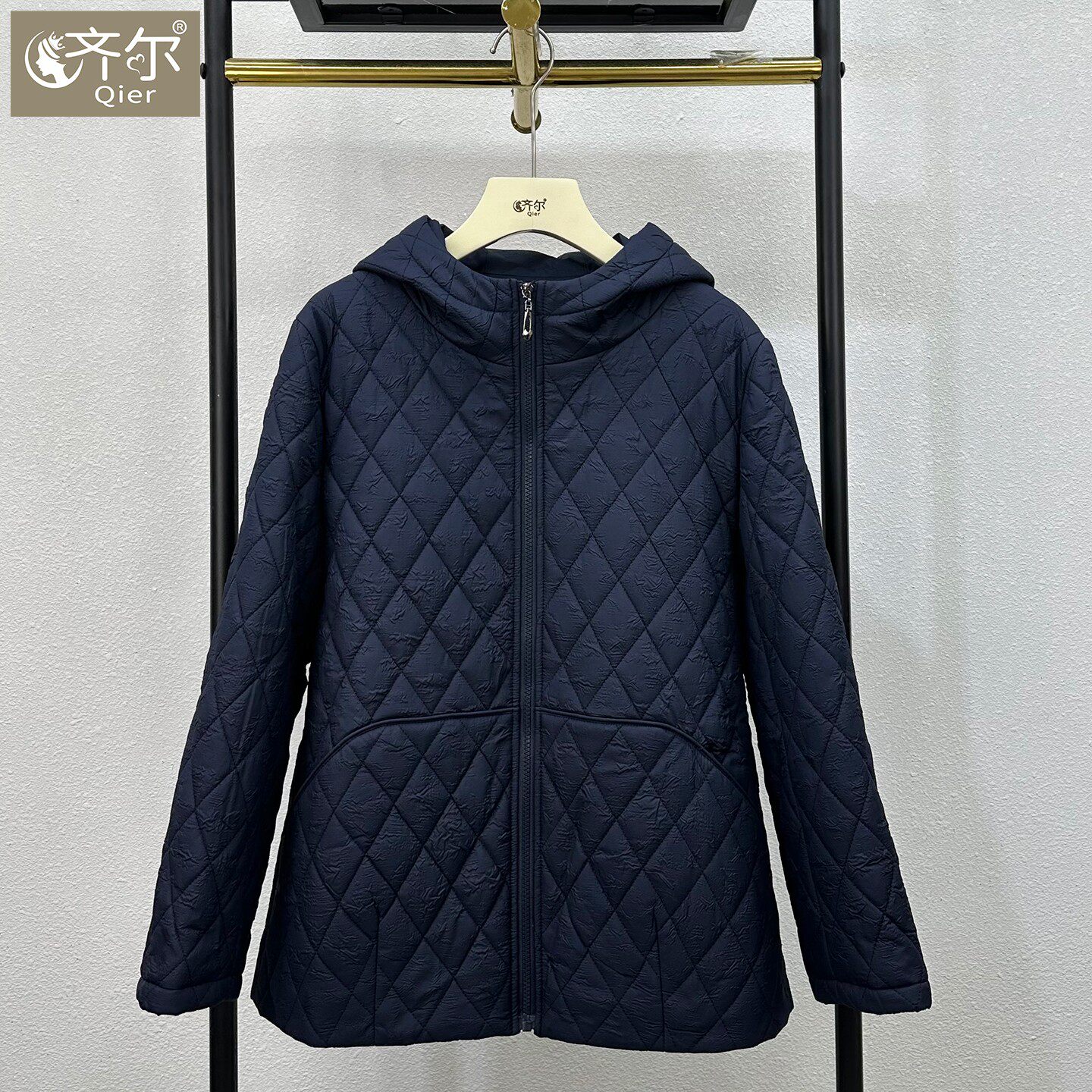 品牌妈妈秋冬新款连帽棉服女时尚菱格纹棉衣外套中老年装保暖上衣