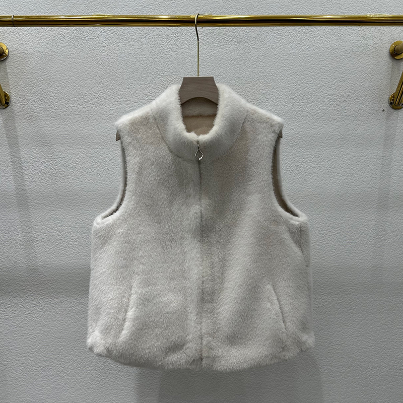高端海宁皮草马甲女2025年冬新款立领皮毛一体外套水貂绒背心马夹