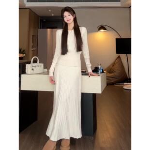 2025新款大方得体针织长袖连衣裙子女秋冬季内搭毛衣套装收腰长裙