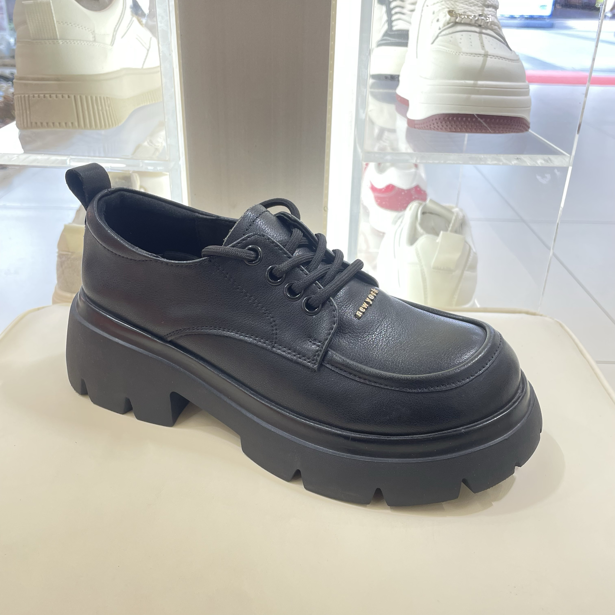 足足红牛皮2025新款皮鞋女鞋加厚底休闲短靴乐福鞋春秋简单单鞋