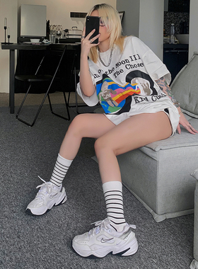 日系细条纹INS潮袜子女韩版复古百搭黑白条纹长袜男潮高腰棉简约