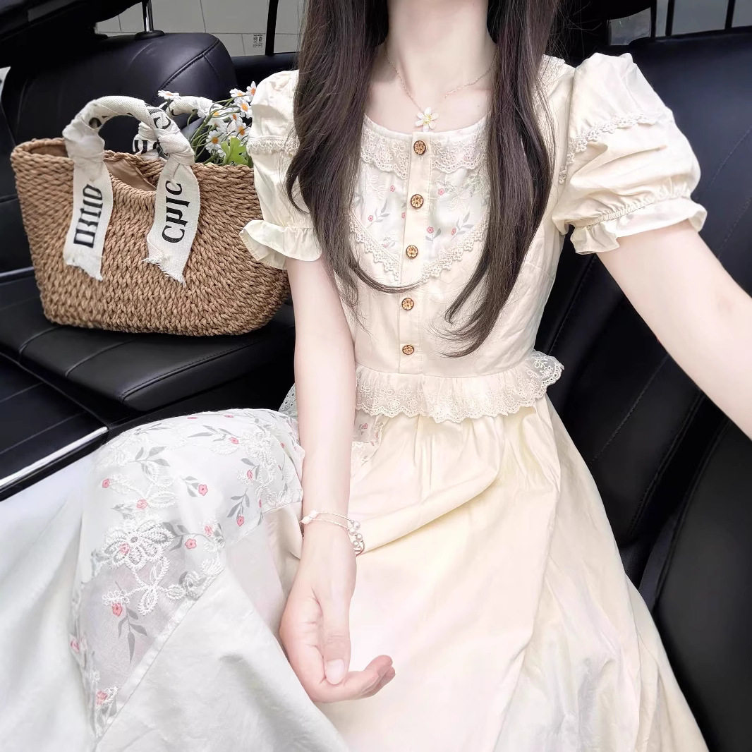 法式甜美碎花连衣裙女夏季森系温柔风设计感公主裙蕾丝收腰长裙子