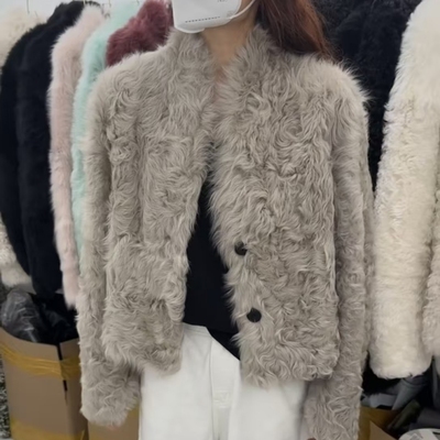 小湖羊皮毛一体环保皮草外套女新款秋冬V领羊羔卷毛百搭上衣短款