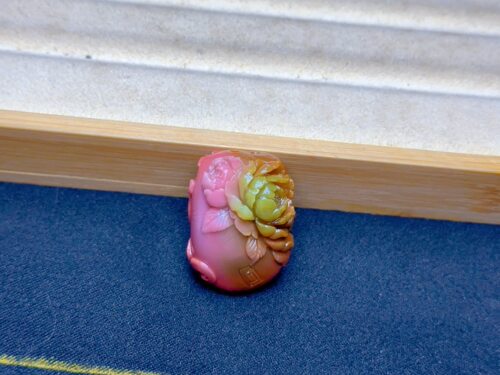 天然老矿盐源玛瑙牡丹花仿古龙凤精品吊坠精工雕刻