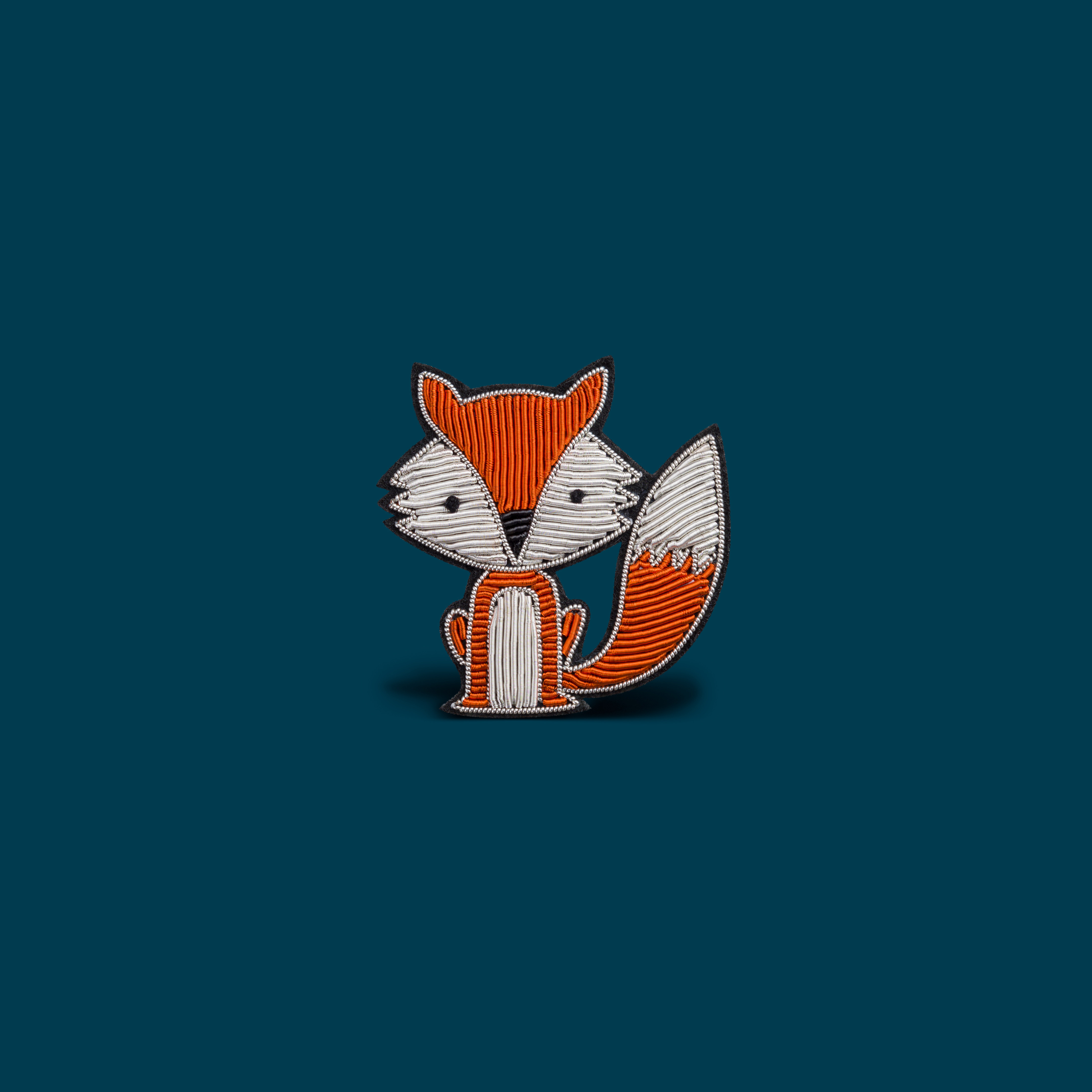 创意设计赤狐印度丝刺绣徽章别针固定衣服包包配饰狐狸胸针高档女