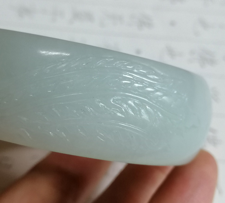 和田玉青白玉籽料蓝调手镯54mm留皮雕凤凰聚红皮宽版