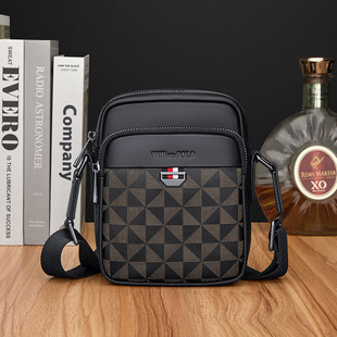 英皇保罗男士斜挎包真皮新款休闲小包包随身轻便通勤包多功能背包