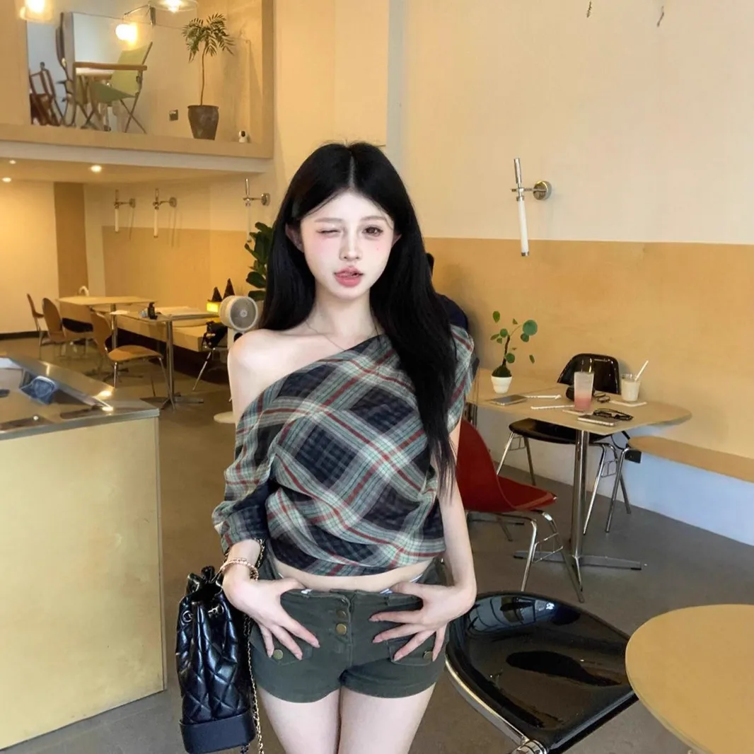 复古气质露肩设计感短袖T恤女夏季2025新款撞色格子显瘦时尚上衣,女装/女士精品,T恤,淘宝优惠券,粉丝福利购,淘宝优惠卷