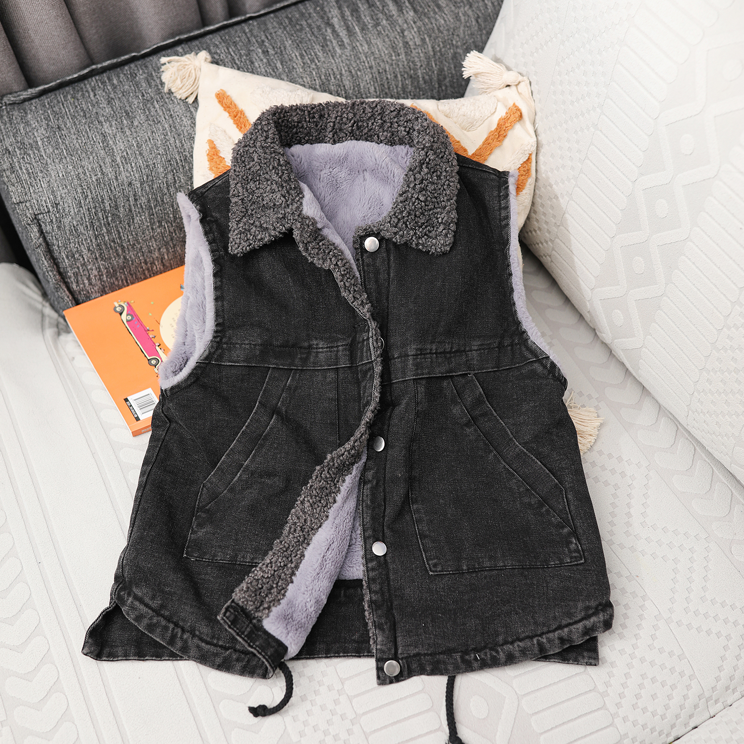 栖休闲风牛仔马甲黑色翻领背心