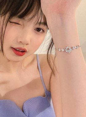 韩国花朵抽拉手链女ins设计高级感蝴蝶闺蜜手饰蝴蝶结钛钢防过敏