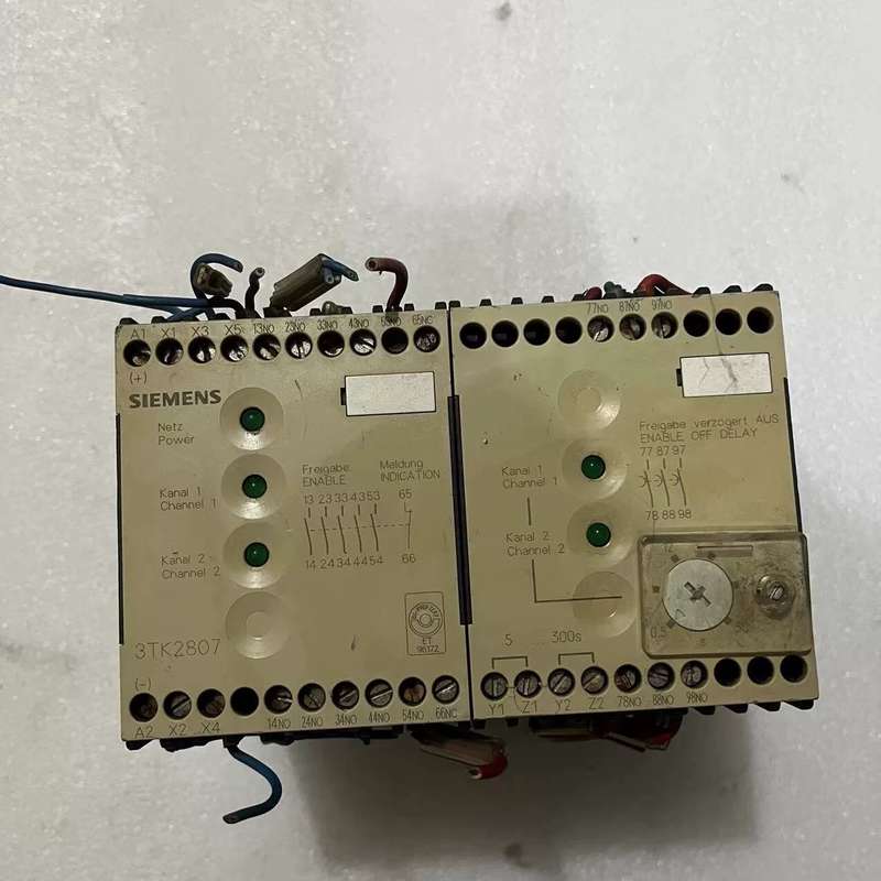 议价3TK2807-0BB4二手拆机西门子安全继电器实物图拍摄，