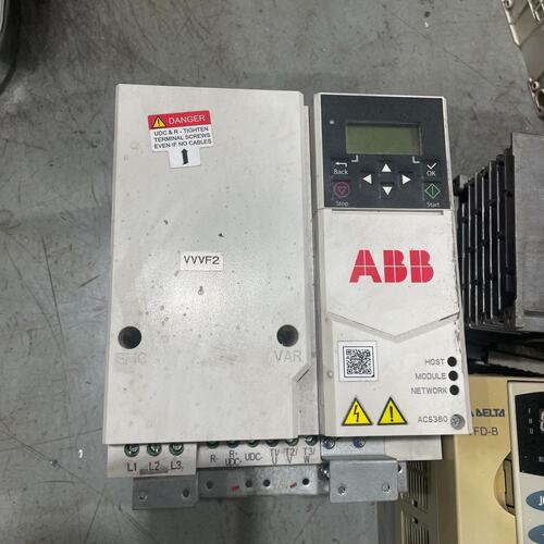 议价ABB变频器ACS380-040S-25A0-4测试完好