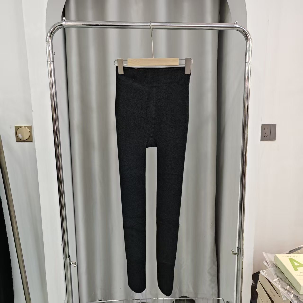 秋冬新款磨毛加大版女士高弹打底裤加肥大码保暖显瘦连脚裤子A725