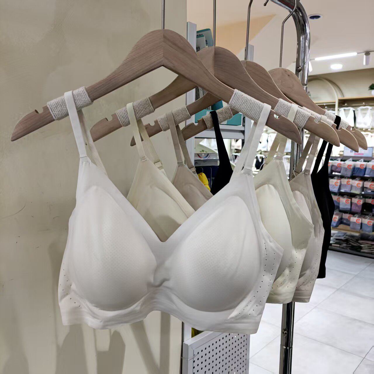 女士无痕美背裹胸内衣奶皮衣文胸