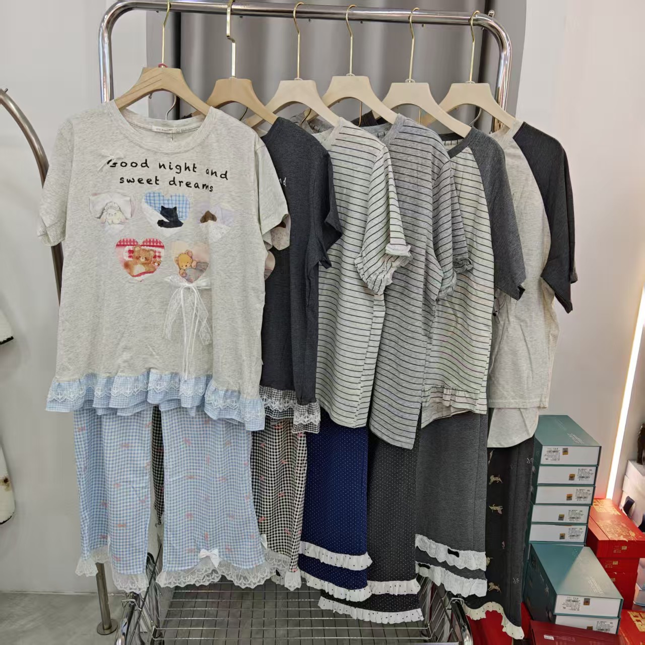 甜美萌系卡通印花女士睡衣套装