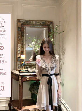Hotdog热狗很辣杏色连衣裙