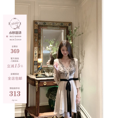 Hotdog热狗很辣杏色连衣裙