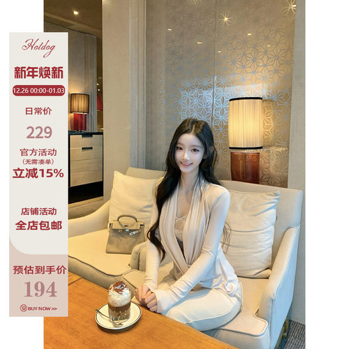 Hotdog热狗很辣蕾丝拼接上衣