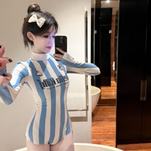 连体泳衣女2025新款 防晒潜水服 遮肉显示泡温泉性感纯欲仙女范长袖