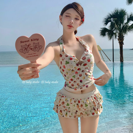 泳衣女夏纯欲复古水果印花保守裙式分体小胸聚拢性感挂脖水上乐园