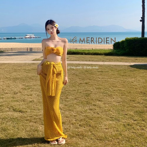 长裙山茶花镂空黄色性感小胸泳衣