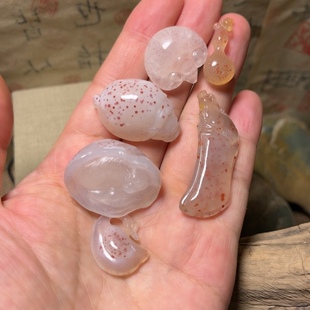 来料加工糖心玛瑙草莓冰雕刻件展示