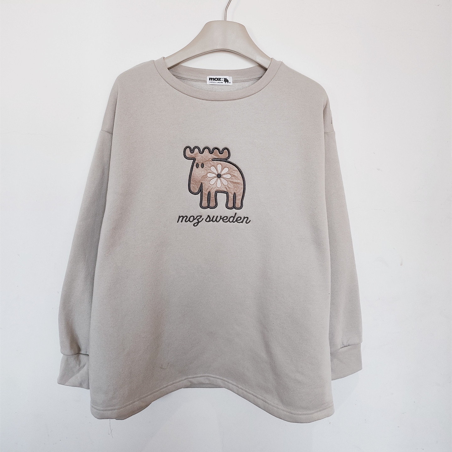 MOZ小鹿宽松简约休闲风刺绣卫衣