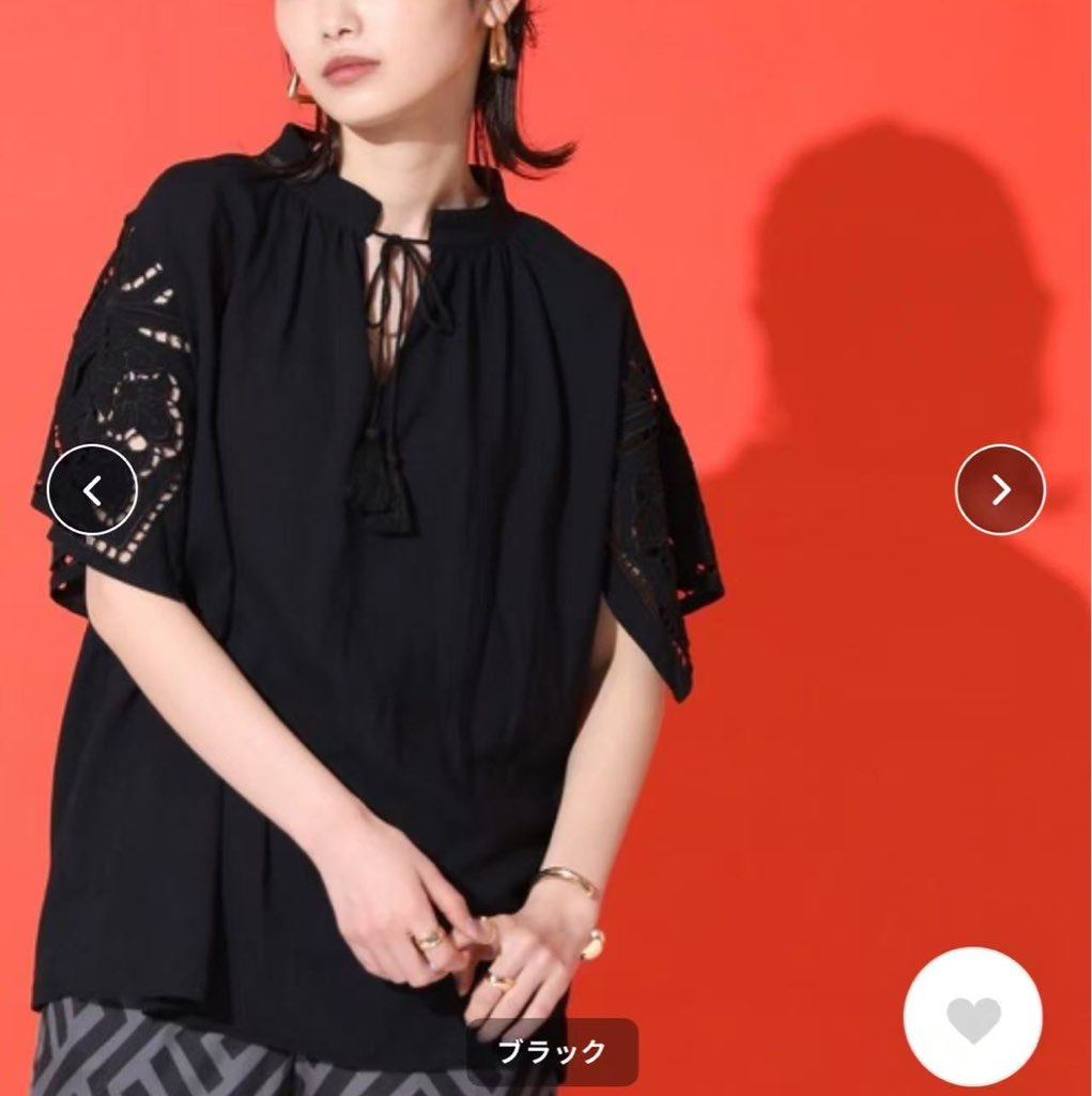 239，1.1W日元 贵牌刺绣短袖黑色