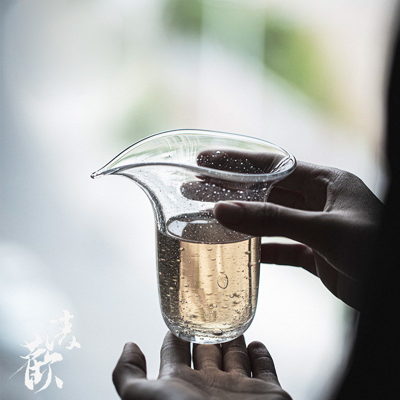 清欢丨饴山非白雨露公道杯手工匀杯分茶钠钙玻璃吹制气泡琉璃茶具