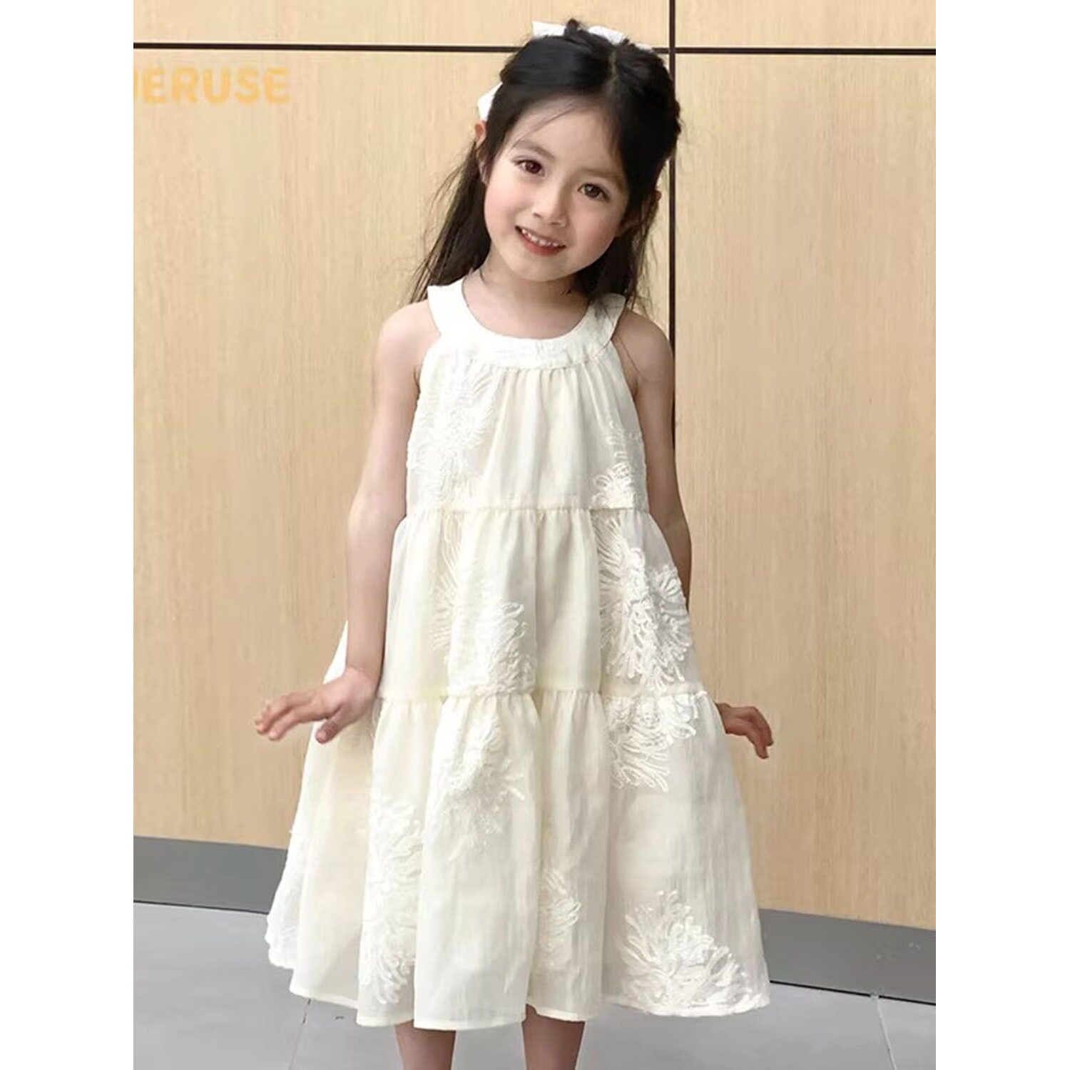 女童挂脖连衣裙2026夏季沙滩裙儿童裙子公主裙女童蛋糕裙海边穿搭