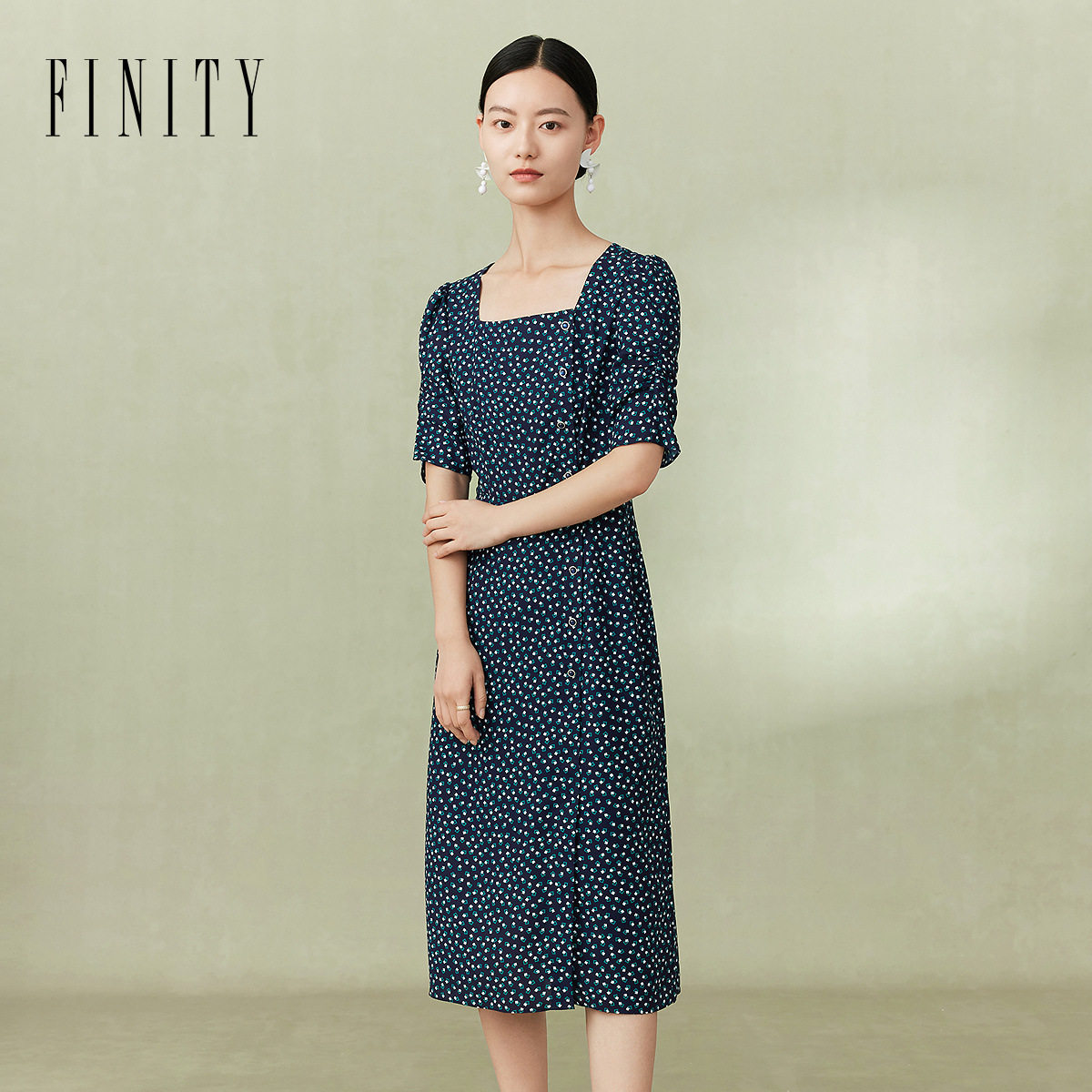FINITY菲妮迪品牌连衣裙2024夏季简约别致方领藏青印花百搭裙子女