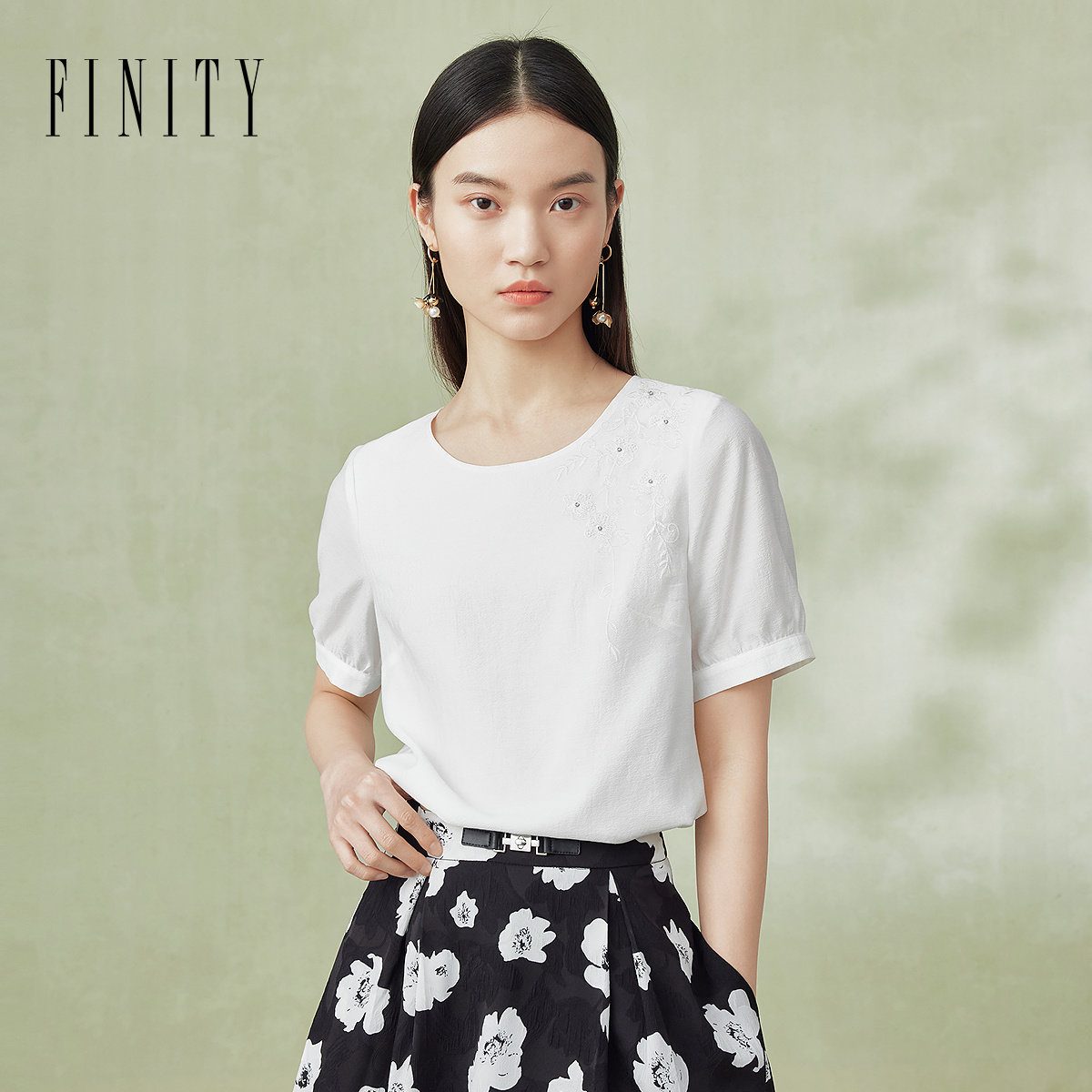 FINITY菲妮迪品牌雪纺衫2024夏季简约休闲风白色圆领气质短袖上衣