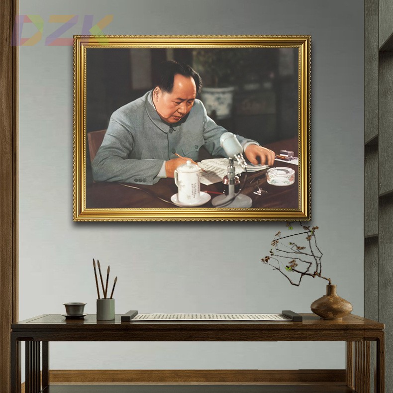 毛主席画像有框毛爷爷伏案书写壁挂像客厅装饰画中堂大厅伟人。8