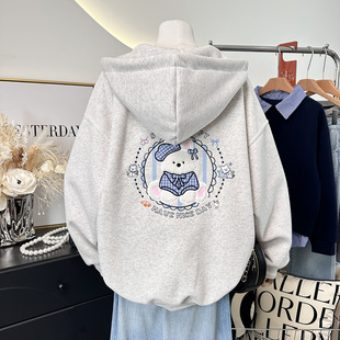 前后重工卡通刺绣2026新款韩国单时尚减龄宽松大码拉链外套女春款