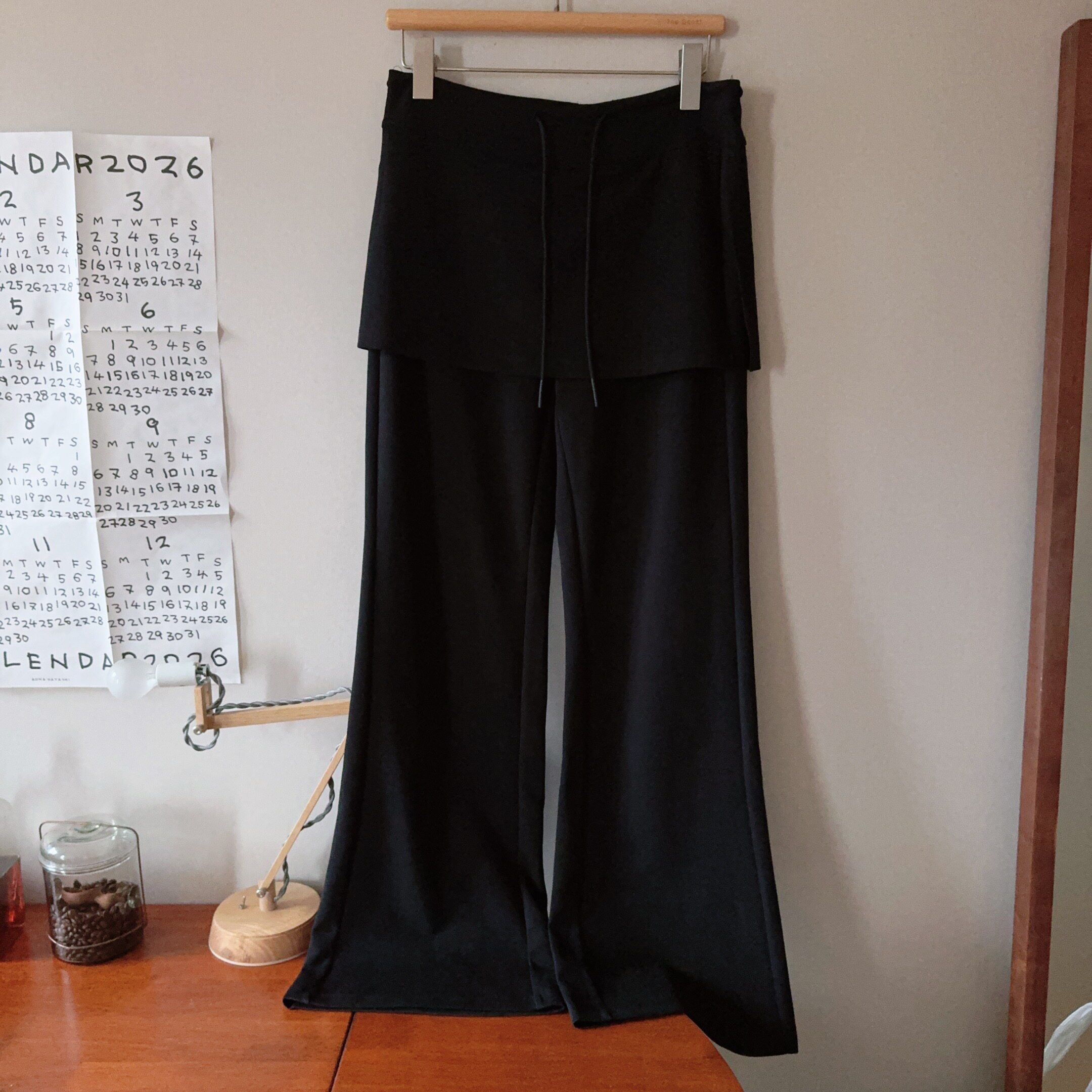 搭配师果子2026春季新款高腰显瘦长腿屁帘裤休闲时尚黑色裤百搭美