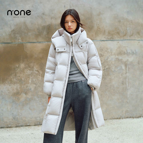 none中长款设计感轻盈鹅绒服