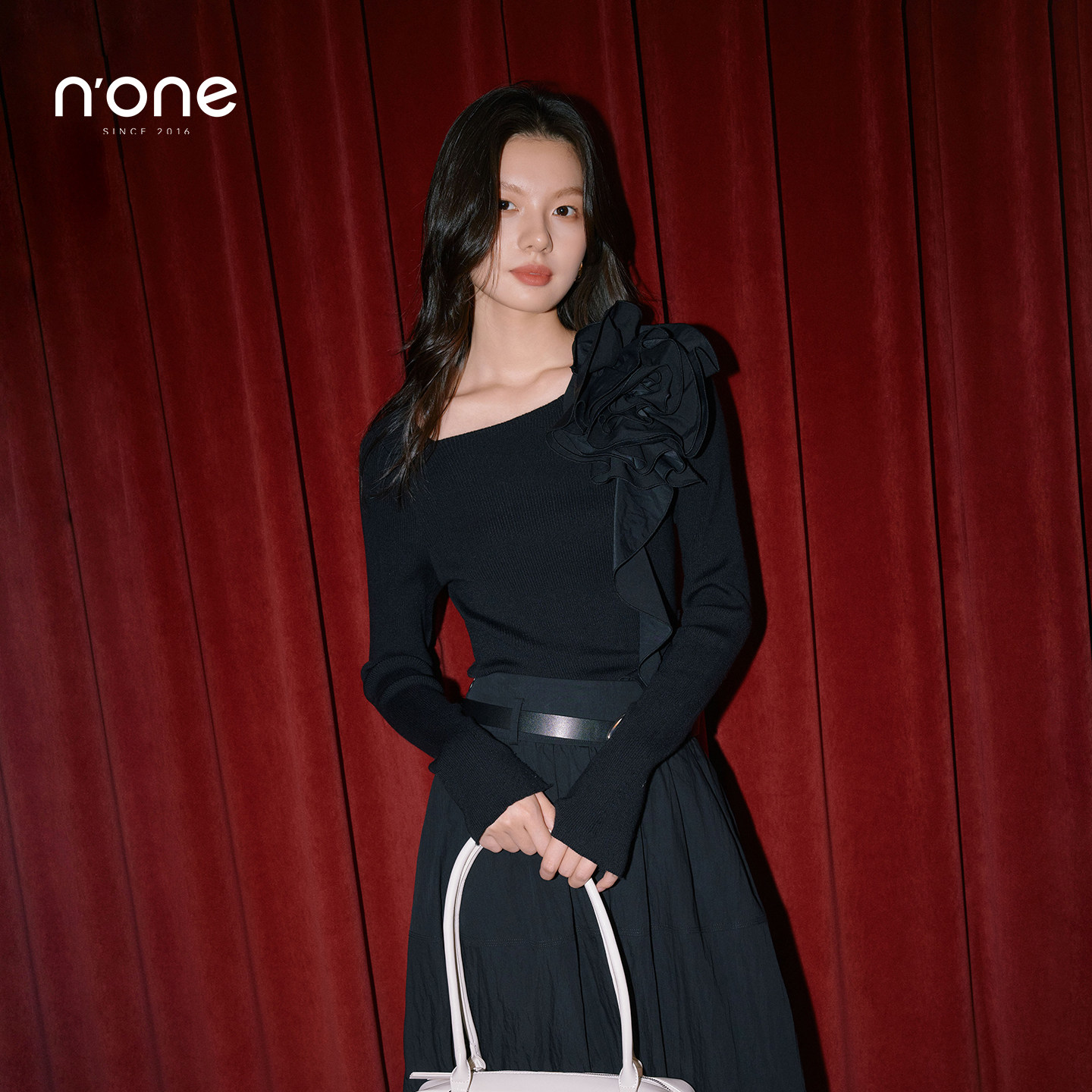 none精致优雅立体花卉装饰毛衣