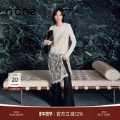 新款 none 2025春季 蕾丝吊带连衣裙带内衬露背V领气质百搭时髦屁帘