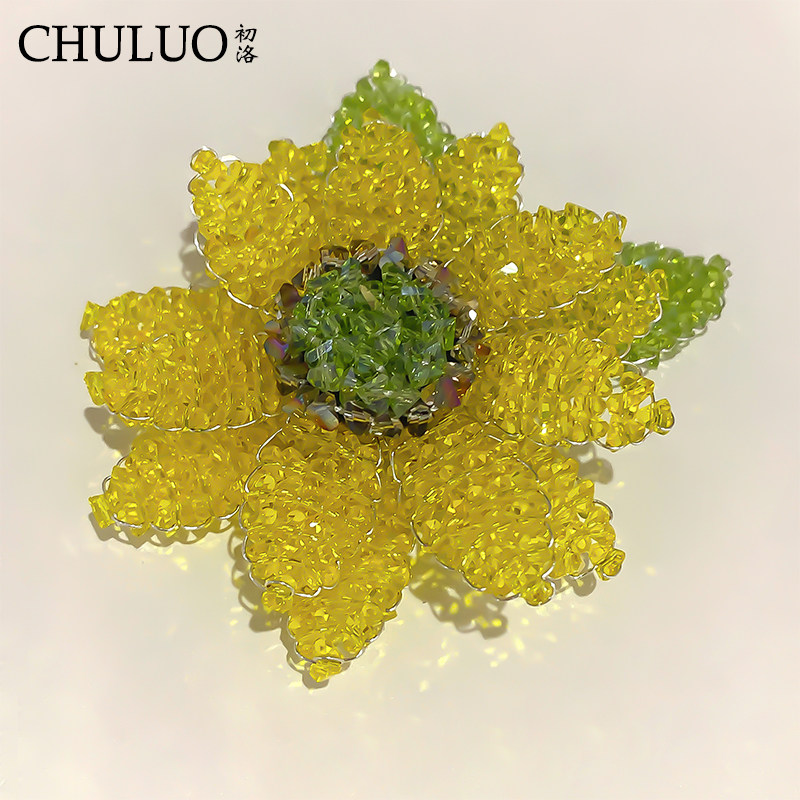 CL437水晶太阳花胸针轻奢高级感胸花别针配饰精致花朵装饰品饰品